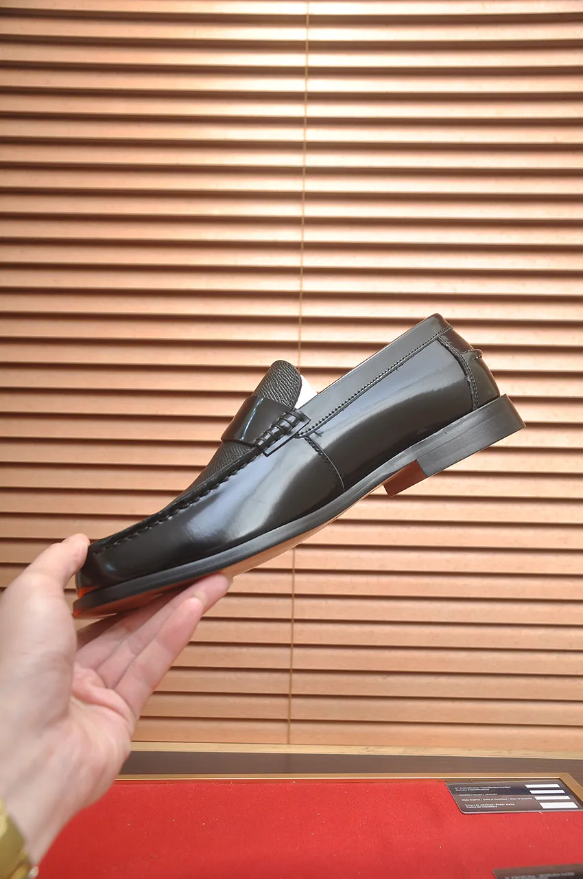 Men's shoes💰540💶[HERMES] (cowhide lining)🍀Italian top luxury🍀He does not pursue novel styles and gorgeous colors, but attracts the favor of successful men with his flawless, elegant and classic style. Formal leather shoes This very comfortable, simple and stable style allows you to easily match any style! The pattern is absolutely 1:1 refined from the original case, and we strive for excellence in materials, imported cowhide + cowhide lining💪💪💪extraordinary texture👍! .Code number: 39-45 (45 customized)